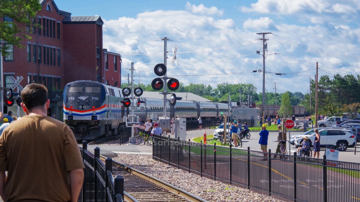 amtrak service disruption albany today