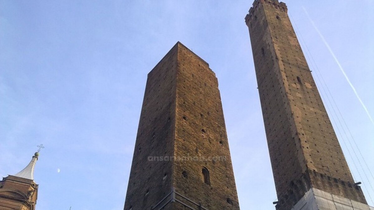 garisenda leaning tower bologna italy