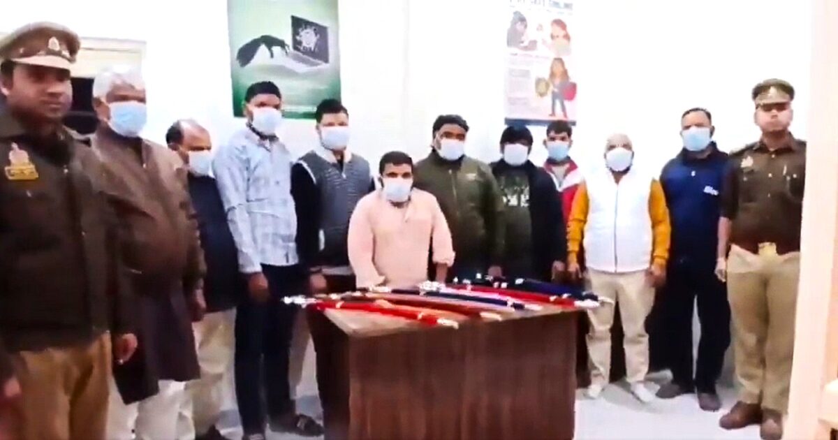 Ghaziabad Shalimar Garden Sword Distribution 10 Hindu Raksha Dal Members Arrested, Pinky Chaudhary Absconding After Bangladesh Self-Defense Claims